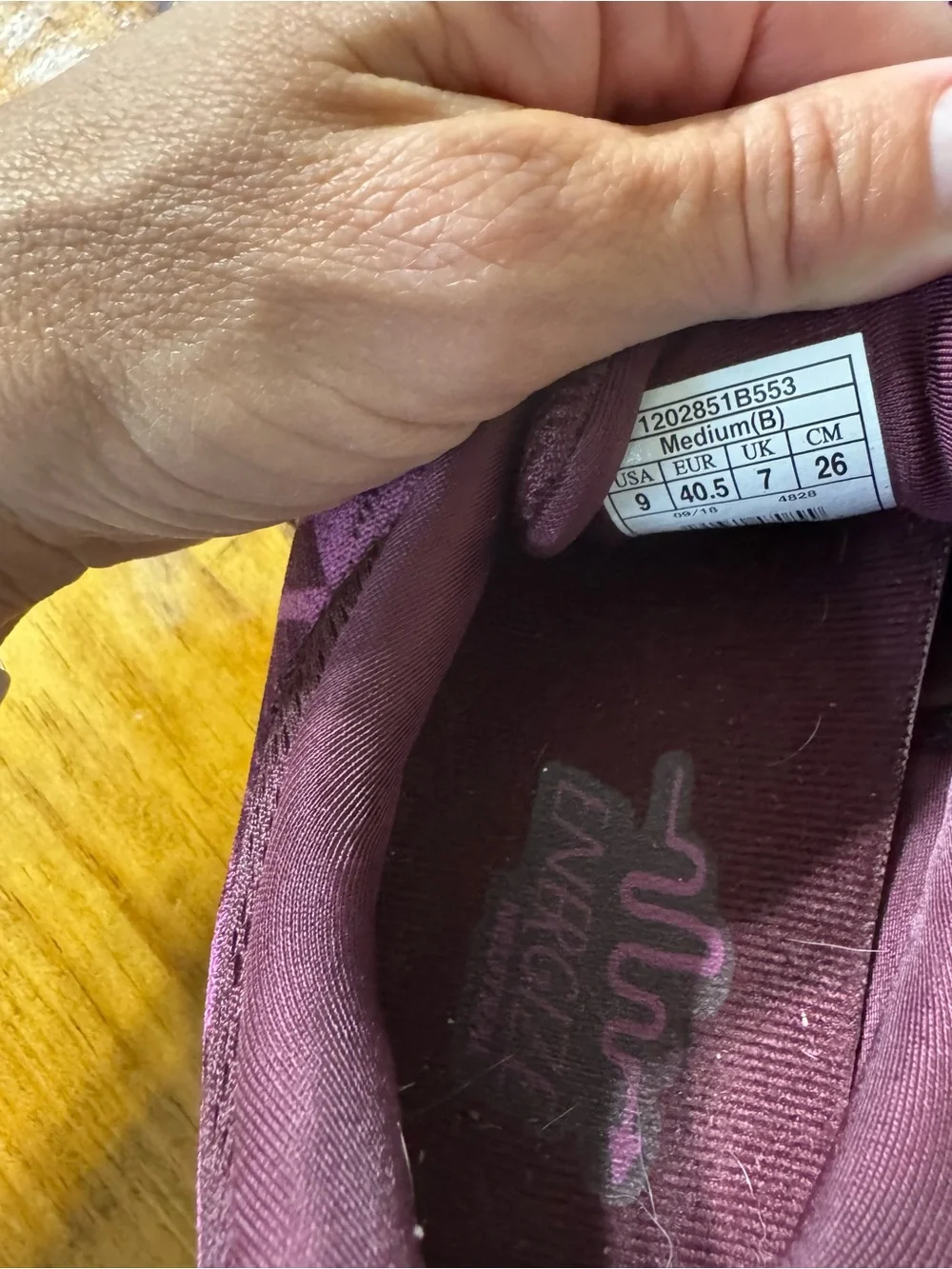 Brooks Womens Launch - size 9